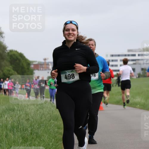 04.05.2025 - 8. Wedeler Halbmarathon Yannick Fuchs http://msf.ph/oto/7829281 04.05.2025 11:17:28 Laufen 498, 78 meine-sportfotos.de