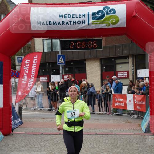 04.05.2025 - 8. Wedeler Halbmarathon Felixshl http://msf.ph/oto/7829297 04.05.2025 12:08:04 Ziel 17 meine-sportfotos.de