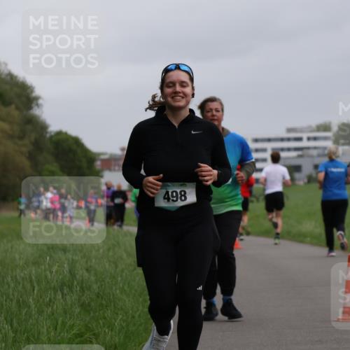 04.05.2025 - 8. Wedeler Halbmarathon Yannick Fuchs http://msf.ph/oto/7829300 04.05.2025 11:17:28 Laufen 498 meine-sportfotos.de