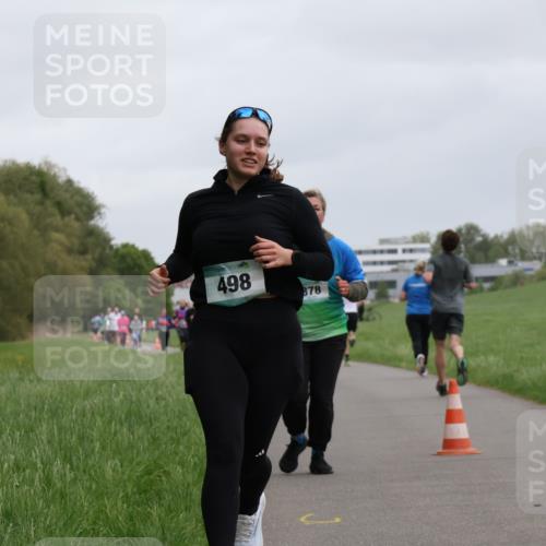 04.05.2025 - 8. Wedeler Halbmarathon Yannick Fuchs http://msf.ph/oto/7829325 04.05.2025 11:17:29 Laufen 498, 878 meine-sportfotos.de