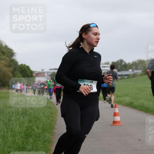 04.05.2025 - 8. Wedeler Halbmarathon Yannick Fuchs http://msf.ph/oto/7829344 04.05.2025 11:17:30 Laufen  meine-sportfotos.de
