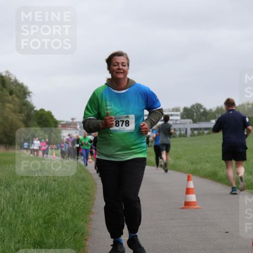 04.05.2025 - 8. Wedeler Halbmarathon Yannick Fuchs http://msf.ph/oto/7829371 04.05.2025 11:17:32 Laufen 878 meine-sportfotos.de