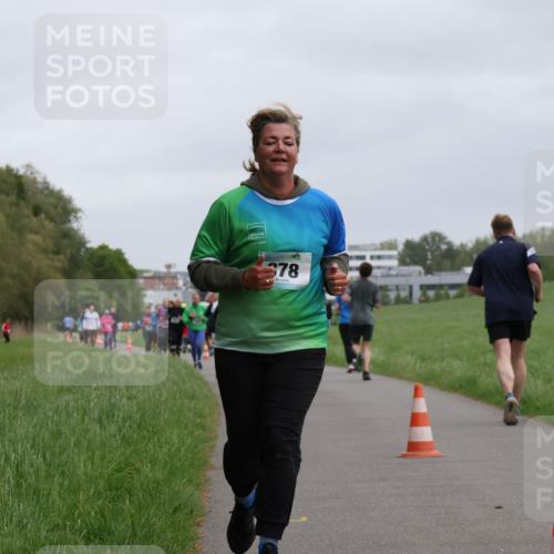 04.05.2025 - 8. Wedeler Halbmarathon Yannick Fuchs http://msf.ph/oto/7829380 04.05.2025 11:17:32 Laufen 978 meine-sportfotos.de