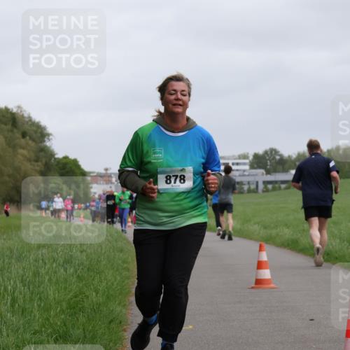 04.05.2025 - 8. Wedeler Halbmarathon Yannick Fuchs http://msf.ph/oto/7829381 04.05.2025 11:17:32 Laufen 878 meine-sportfotos.de