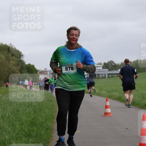 04.05.2025 - 8. Wedeler Halbmarathon Yannick Fuchs http://msf.ph/oto/7829386 04.05.2025 11:17:32 Laufen 878 meine-sportfotos.de