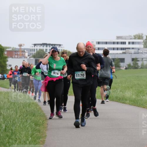 04.05.2025 - 8. Wedeler Halbmarathon Yannick Fuchs http://msf.ph/oto/7829395 04.05.2025 11:17:34 Laufen 106, 916, 03, 637, 72, 1170 meine-sportfotos.de