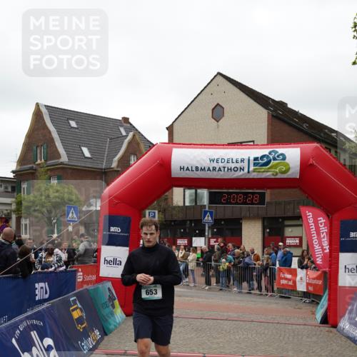 04.05.2025 - 8. Wedeler Halbmarathon Felixshl http://msf.ph/oto/7829403 04.05.2025 12:08:26 Ziel 653 meine-sportfotos.de