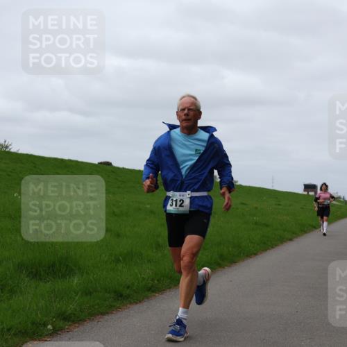 04.05.2025 - 8. Wedeler Halbmarathon Yannick Fuchs http://msf.ph/oto/7829416 04.05.2025 11:36:37 Laufen 16, 312 meine-sportfotos.de