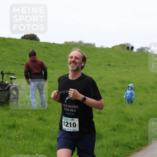04.05.2025 - 8. Wedeler Halbmarathon Yannick Fuchs http://msf.ph/oto/7829445 04.05.2025 11:17:38 Laufen 1210, 139 meine-sportfotos.de