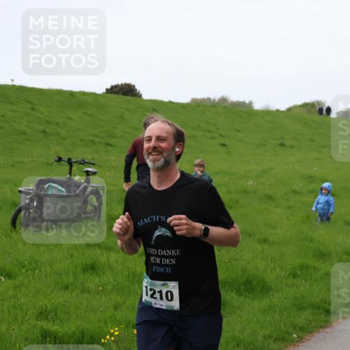04.05.2025 - 8. Wedeler Halbmarathon Yannick Fuchs http://msf.ph/oto/7829454 04.05.2025 11:17:38 Laufen 1210, 139 meine-sportfotos.de