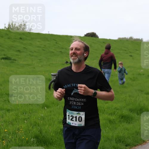 04.05.2025 - 8. Wedeler Halbmarathon Yannick Fuchs http://msf.ph/oto/7829465 04.05.2025 11:17:39 Laufen 1210, 139 meine-sportfotos.de