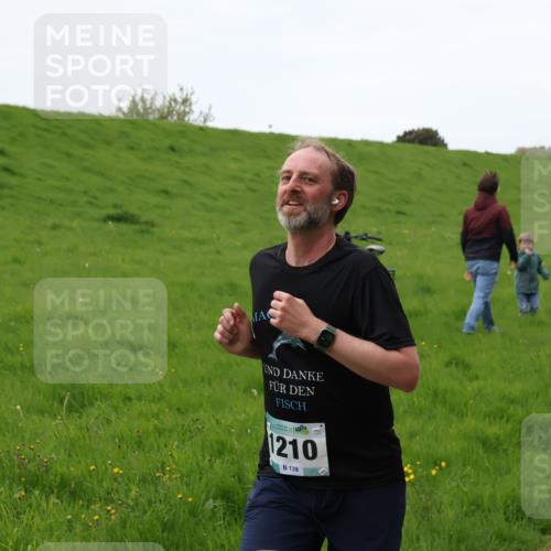 04.05.2025 - 8. Wedeler Halbmarathon Yannick Fuchs http://msf.ph/oto/7829469 04.05.2025 11:17:39 Laufen 1210, 139 meine-sportfotos.de