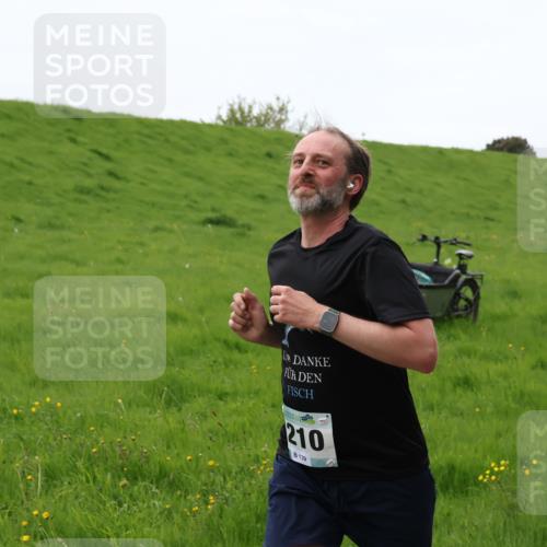 04.05.2025 - 8. Wedeler Halbmarathon Yannick Fuchs http://msf.ph/oto/7829472 04.05.2025 11:17:39 Laufen 210, 139 meine-sportfotos.de