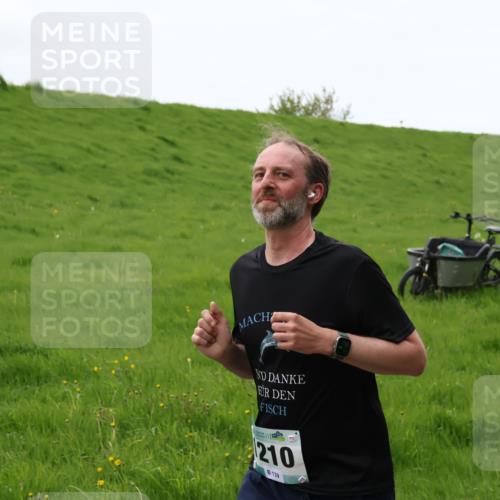 04.05.2025 - 8. Wedeler Halbmarathon Yannick Fuchs http://msf.ph/oto/7829477 04.05.2025 11:17:39 Laufen 210, 139 meine-sportfotos.de