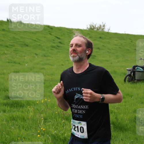 04.05.2025 - 8. Wedeler Halbmarathon Yannick Fuchs http://msf.ph/oto/7829479 04.05.2025 11:17:39 Laufen 210, 139 meine-sportfotos.de