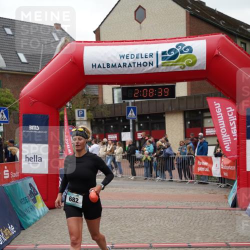 04.05.2025 - 8. Wedeler Halbmarathon Felixshl http://msf.ph/oto/7829481 04.05.2025 12:08:37 Ziel 93, 682 meine-sportfotos.de