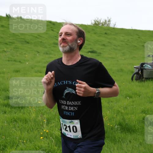 04.05.2025 - 8. Wedeler Halbmarathon Yannick Fuchs http://msf.ph/oto/7829482 04.05.2025 11:17:39 Laufen 210, 139 meine-sportfotos.de