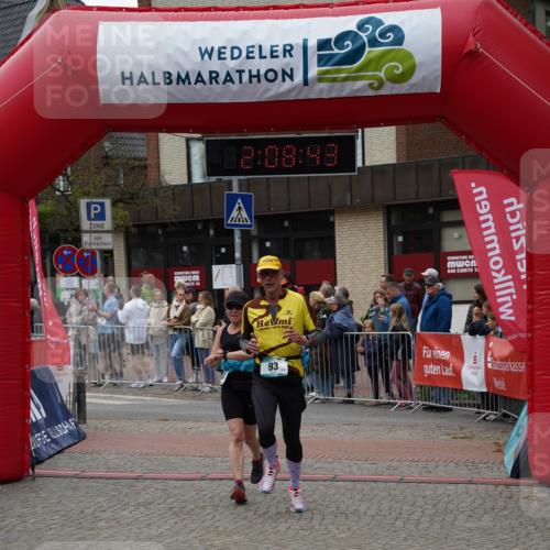 04.05.2025 - 8. Wedeler Halbmarathon Felixshl http://msf.ph/oto/7829496 04.05.2025 12:08:40 Ziel 93, 682, 1153 meine-sportfotos.de