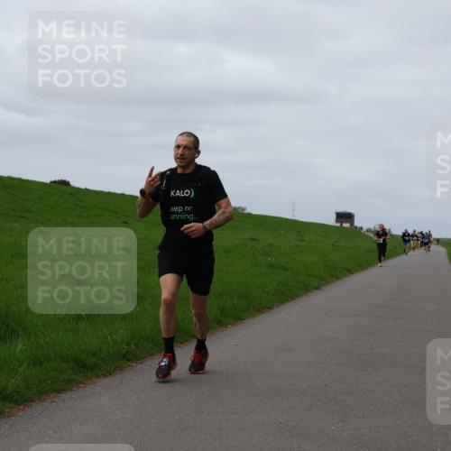 04.05.2025 - 8. Wedeler Halbmarathon Yannick Fuchs http://msf.ph/oto/7829521 04.05.2025 11:36:44 Laufen  meine-sportfotos.de