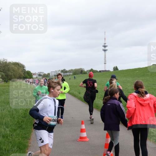 04.05.2025 - 8. Wedeler Halbmarathon Yannick Fuchs http://msf.ph/oto/7829602 04.05.2025 11:17:50 Laufen 728, 060 meine-sportfotos.de