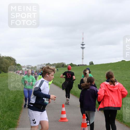 04.05.2025 - 8. Wedeler Halbmarathon Yannick Fuchs http://msf.ph/oto/7829606 04.05.2025 11:17:50 Laufen 728, 10 meine-sportfotos.de