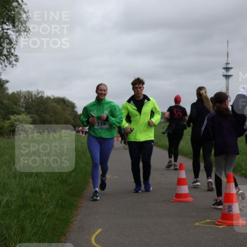 04.05.2025 - 8. Wedeler Halbmarathon Yannick Fuchs http://msf.ph/oto/7829608 04.05.2025 11:17:51 Laufen 728 meine-sportfotos.de