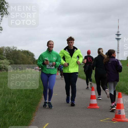 04.05.2025 - 8. Wedeler Halbmarathon Yannick Fuchs http://msf.ph/oto/7829615 04.05.2025 11:17:51 Laufen 10, 728 meine-sportfotos.de