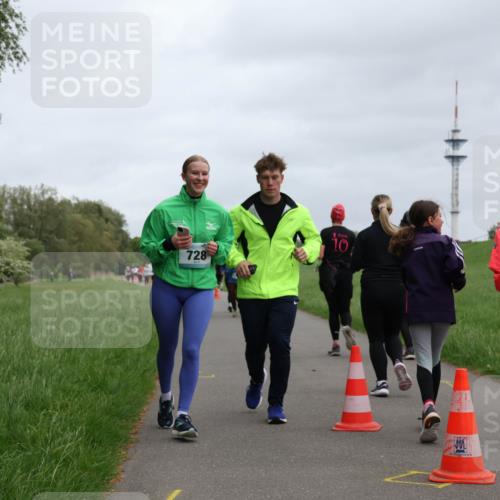 04.05.2025 - 8. Wedeler Halbmarathon Yannick Fuchs http://msf.ph/oto/7829618 04.05.2025 11:17:51 Laufen 728, 10 meine-sportfotos.de