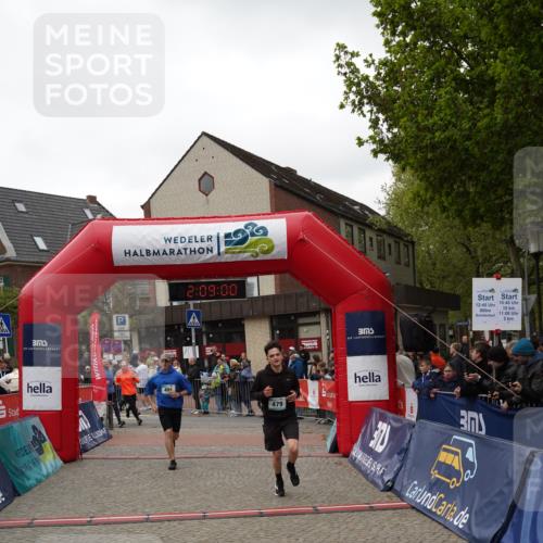 04.05.2025 - 8. Wedeler Halbmarathon Felixshl http://msf.ph/oto/7829676 04.05.2025 12:08:58 Ziel 12, 13, 269, 479, 491, 818 meine-sportfotos.de