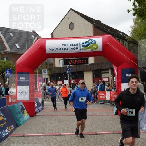 04.05.2025 - 8. Wedeler Halbmarathon Felixshl http://msf.ph/oto/7829697 04.05.2025 12:08:59 Ziel 12, 13, 269, 479, 491, 818 meine-sportfotos.de