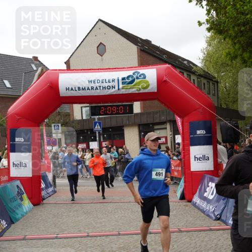 04.05.2025 - 8. Wedeler Halbmarathon Felixshl http://msf.ph/oto/7829723 04.05.2025 12:08:59 Ziel 12, 13, 269, 479, 491, 818 meine-sportfotos.de