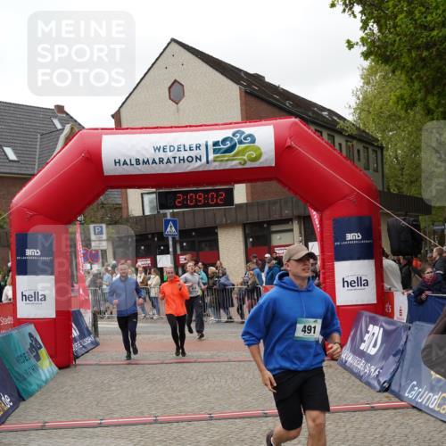 04.05.2025 - 8. Wedeler Halbmarathon Felixshl http://msf.ph/oto/7829733 04.05.2025 12:08:59 Ziel 12, 13, 269, 479, 491, 818 meine-sportfotos.de