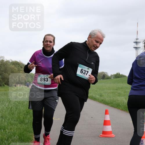 04.05.2025 - 8. Wedeler Halbmarathon Yannick Fuchs http://msf.ph/oto/7829759 04.05.2025 11:18:02 Laufen 893, 637 meine-sportfotos.de