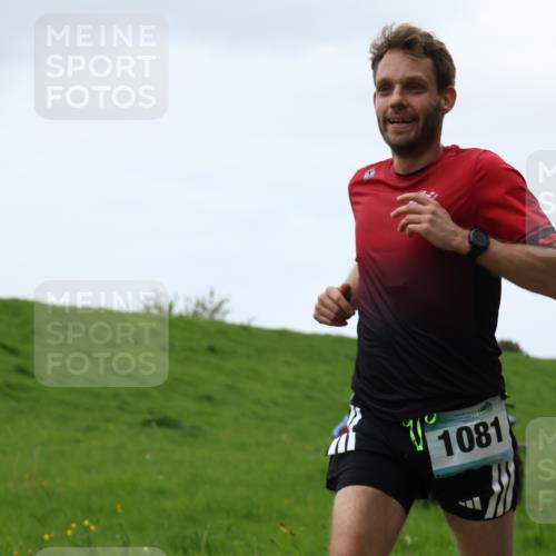 04.05.2025 - 8. Wedeler Halbmarathon Yannick Fuchs http://msf.ph/oto/7829811 04.05.2025 11:18:08 Laufen 1081 meine-sportfotos.de