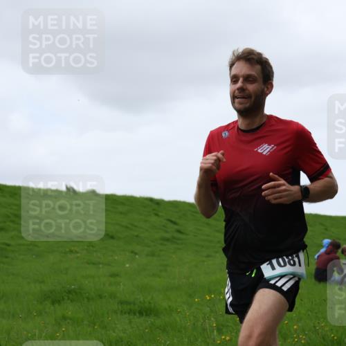 04.05.2025 - 8. Wedeler Halbmarathon Yannick Fuchs http://msf.ph/oto/7829819 04.05.2025 11:18:08 Laufen 1081 meine-sportfotos.de