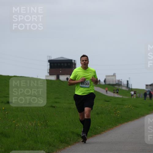 04.05.2025 - 8. Wedeler Halbmarathon Yannick Fuchs http://msf.ph/oto/7829837 04.05.2025 11:18:15 Laufen 1133 meine-sportfotos.de