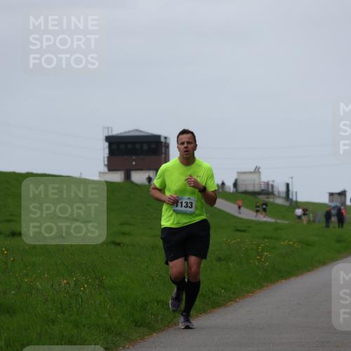 04.05.2025 - 8. Wedeler Halbmarathon Yannick Fuchs http://msf.ph/oto/7829840 04.05.2025 11:18:16 Laufen 133 meine-sportfotos.de