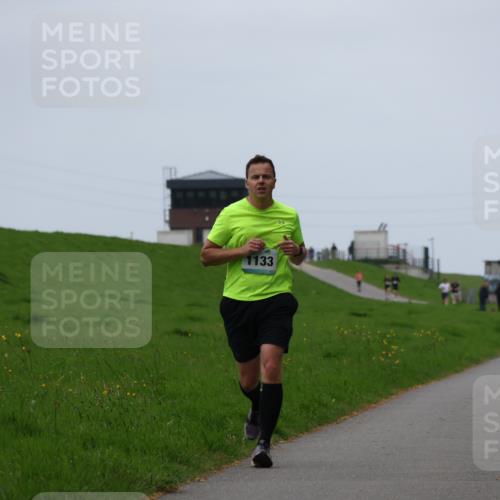 04.05.2025 - 8. Wedeler Halbmarathon Yannick Fuchs http://msf.ph/oto/7829851 04.05.2025 11:18:16 Laufen 1133 meine-sportfotos.de