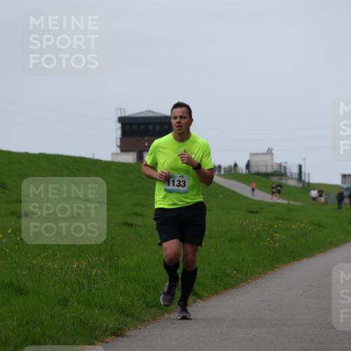 04.05.2025 - 8. Wedeler Halbmarathon Yannick Fuchs http://msf.ph/oto/7829856 04.05.2025 11:18:16 Laufen 1133 meine-sportfotos.de