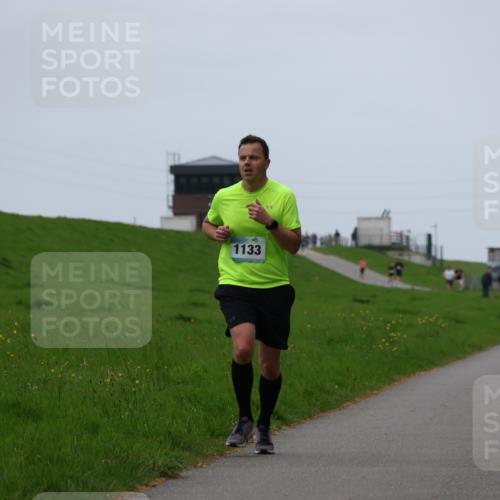 04.05.2025 - 8. Wedeler Halbmarathon Yannick Fuchs http://msf.ph/oto/7829858 04.05.2025 11:18:16 Laufen 1133 meine-sportfotos.de