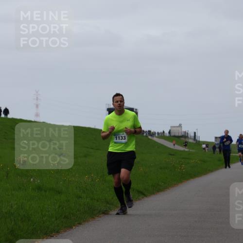 04.05.2025 - 8. Wedeler Halbmarathon Yannick Fuchs http://msf.ph/oto/7829865 04.05.2025 11:18:17 Laufen 1133 meine-sportfotos.de
