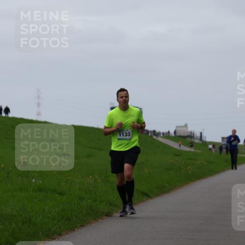 04.05.2025 - 8. Wedeler Halbmarathon Yannick Fuchs http://msf.ph/oto/7829869 04.05.2025 11:18:18 Laufen 1133 meine-sportfotos.de