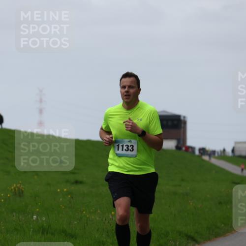 04.05.2025 - 8. Wedeler Halbmarathon Yannick Fuchs http://msf.ph/oto/7829877 04.05.2025 11:18:19 Laufen 1133 meine-sportfotos.de