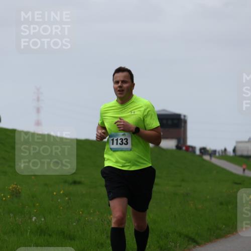 04.05.2025 - 8. Wedeler Halbmarathon Yannick Fuchs http://msf.ph/oto/7829878 04.05.2025 11:18:19 Laufen 1133 meine-sportfotos.de