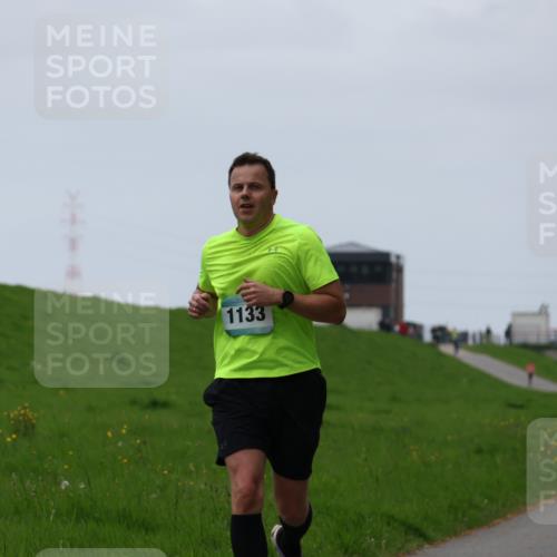 04.05.2025 - 8. Wedeler Halbmarathon Yannick Fuchs http://msf.ph/oto/7829880 04.05.2025 11:18:19 Laufen 1133 meine-sportfotos.de