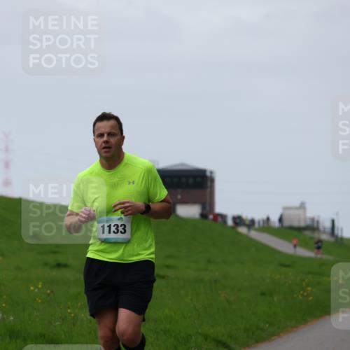04.05.2025 - 8. Wedeler Halbmarathon Yannick Fuchs http://msf.ph/oto/7829884 04.05.2025 11:18:19 Laufen 1133 meine-sportfotos.de