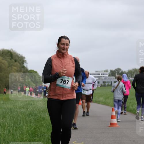 04.05.2025 - 8. Wedeler Halbmarathon Yannick Fuchs http://msf.ph/oto/7829897 04.05.2025 11:18:24 Laufen 767 meine-sportfotos.de