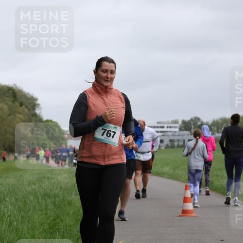 04.05.2025 - 8. Wedeler Halbmarathon Yannick Fuchs http://msf.ph/oto/7829899 04.05.2025 11:18:24 Laufen 767 meine-sportfotos.de