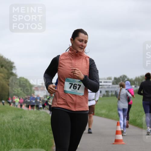 04.05.2025 - 8. Wedeler Halbmarathon Yannick Fuchs http://msf.ph/oto/7829902 04.05.2025 11:18:24 Laufen 767 meine-sportfotos.de