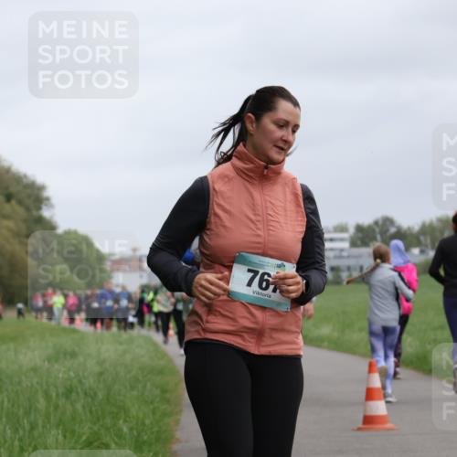 04.05.2025 - 8. Wedeler Halbmarathon Yannick Fuchs http://msf.ph/oto/7829906 04.05.2025 11:18:24 Laufen 8156, 76 meine-sportfotos.de